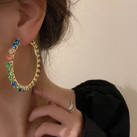 🌟 Big Colorful Hoop Crystals Earrings - Picture 3 of 5